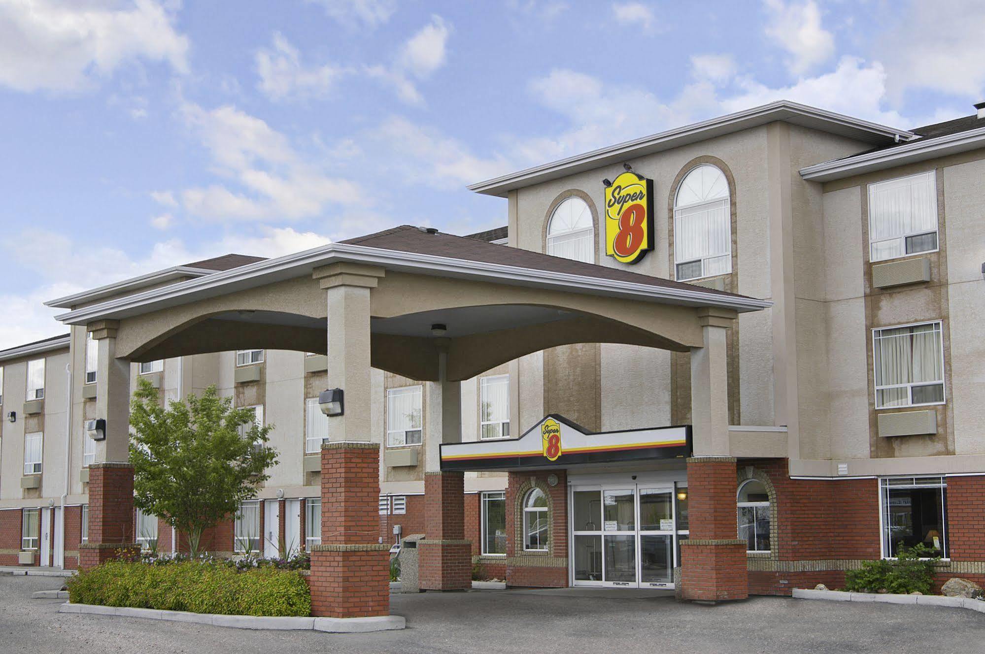 Super 8 By Wyndham High River Ab Luaran gambar